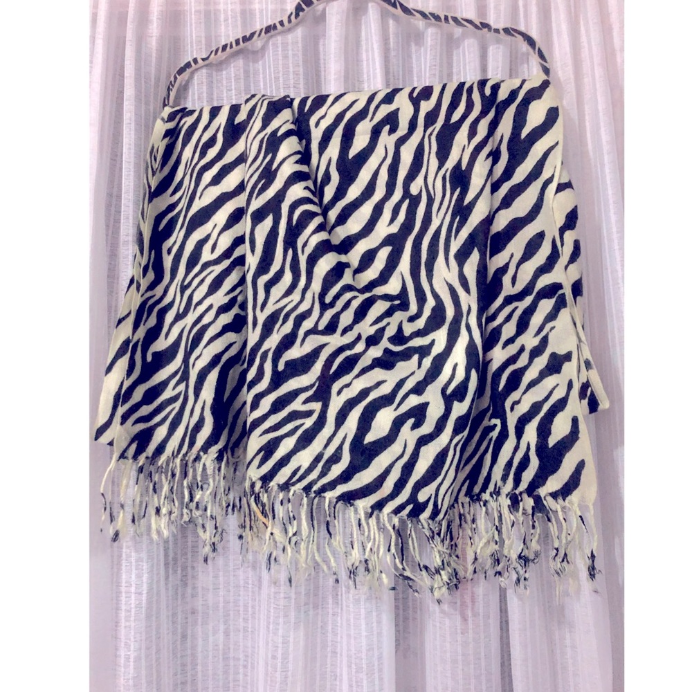 Zebra Primt Pashmina i’m mint Green and Black